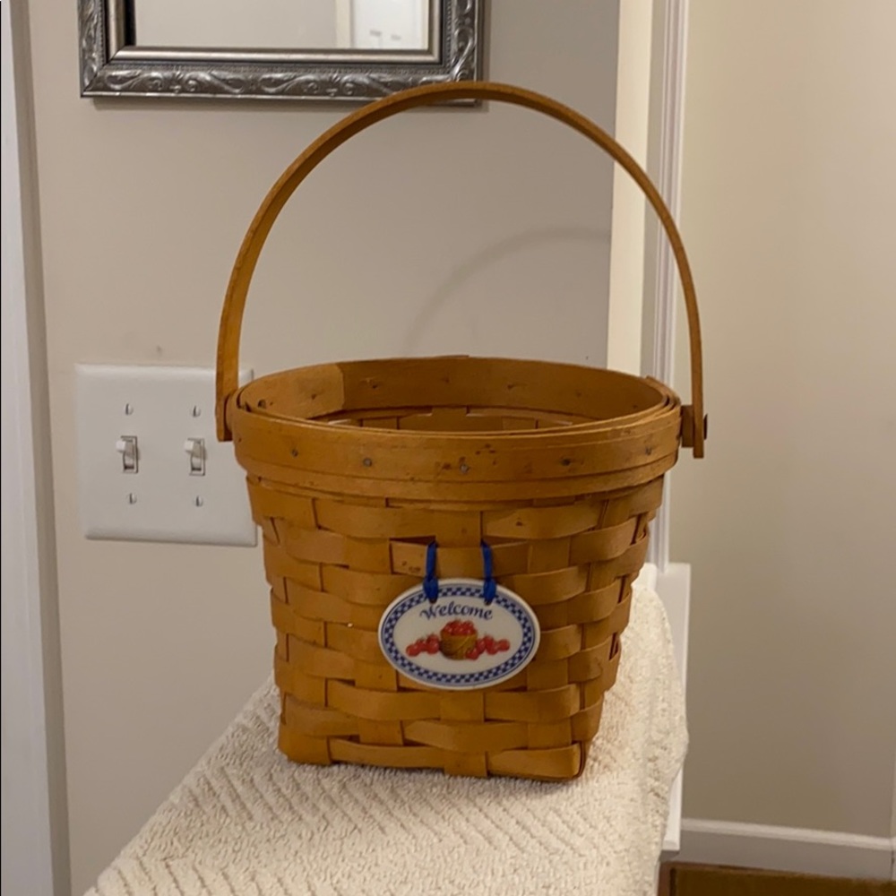 Vintage 1995 Longaberger Brown Handwoven Fruit Basket Swinging Handle & Tie-on